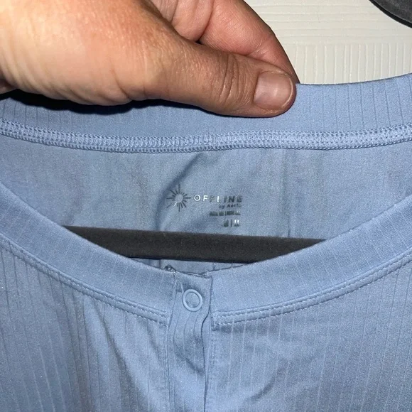 Offline Blue Button-Up Crop Yoga Top Size Medium - Picture 2 of 3